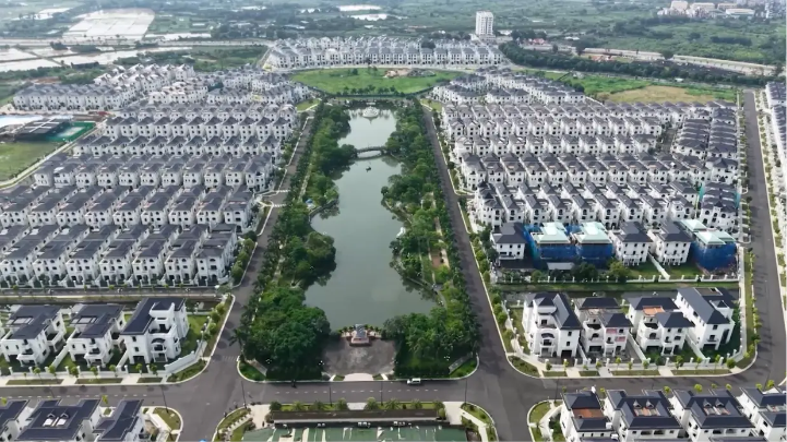 Kiểm soát giá BĐS bằng cách siết vay hay đánh thuế?